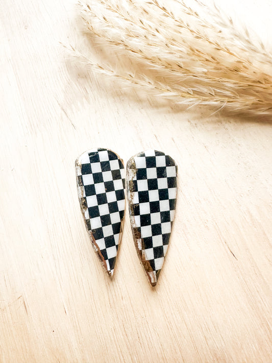 Black and White Checkered Daggers